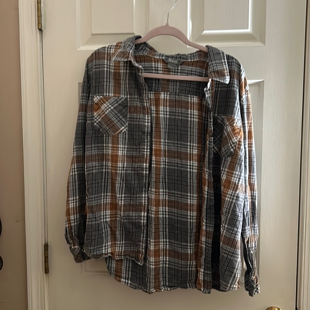 Natural Reflections Long Sleeved Plaid Woman’s Top  XL